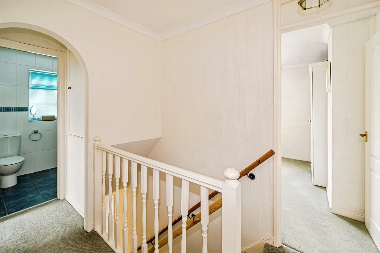 Huntercombe Close, Taplow, SL6, photo 15