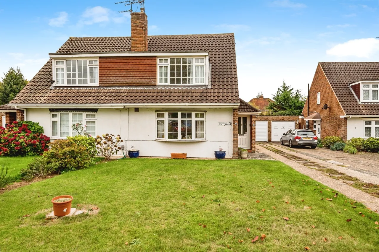 Huntercombe Close, Taplow, SL6, photo 17