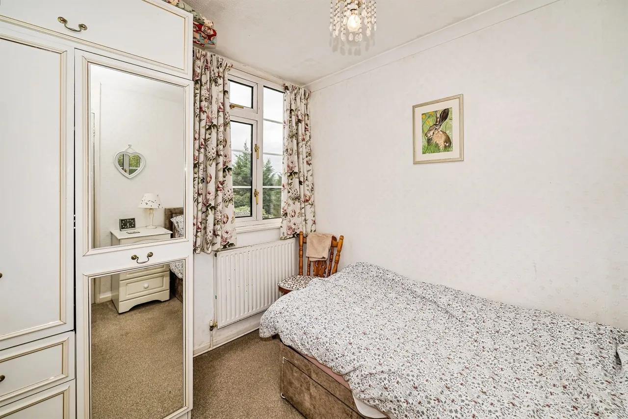 Huntercombe Close, Taplow, SL6, photo 9