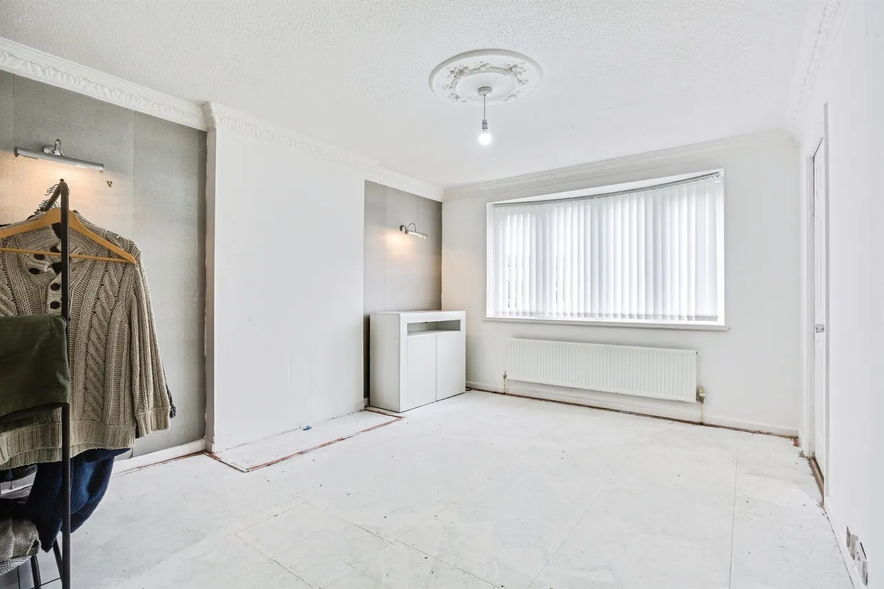 Avondale Drive, Stanley, Wakefield, photo 7