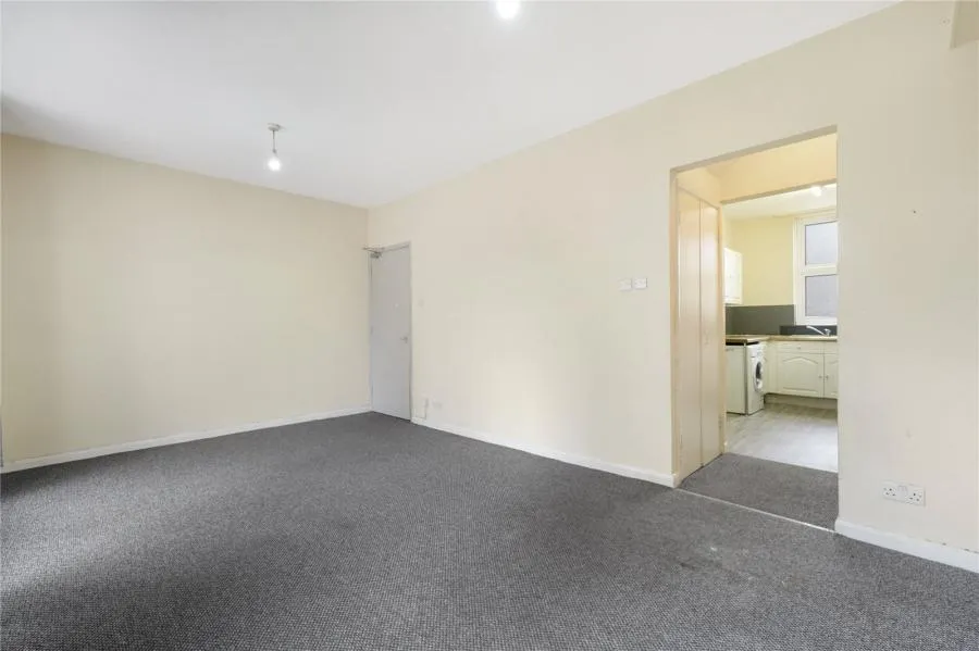 Redclyffe Road, London, E6, photo 8