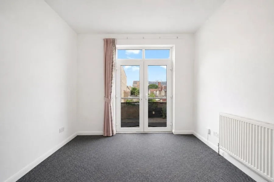 Redclyffe Road, London, E6, photo 10