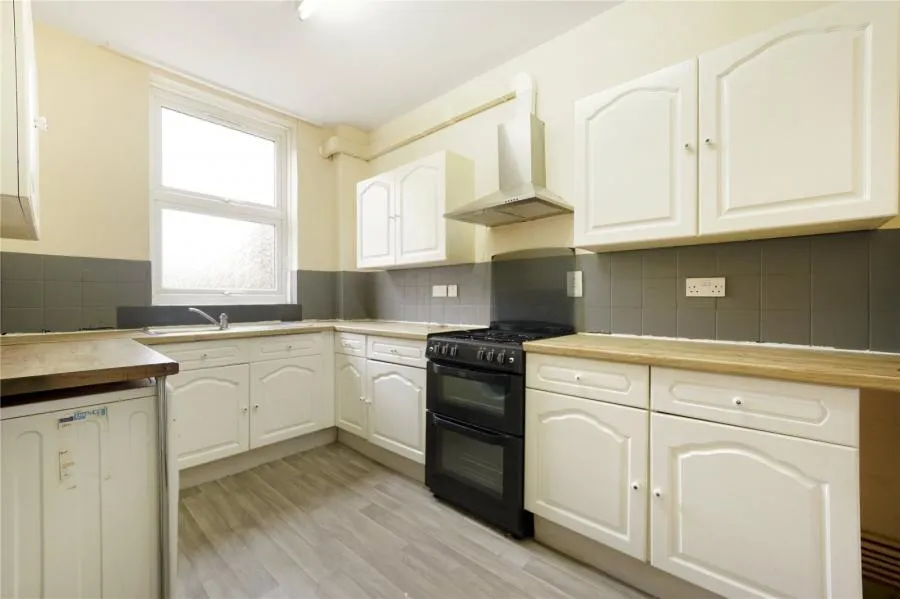 Redclyffe Road, London, E6, photo 5