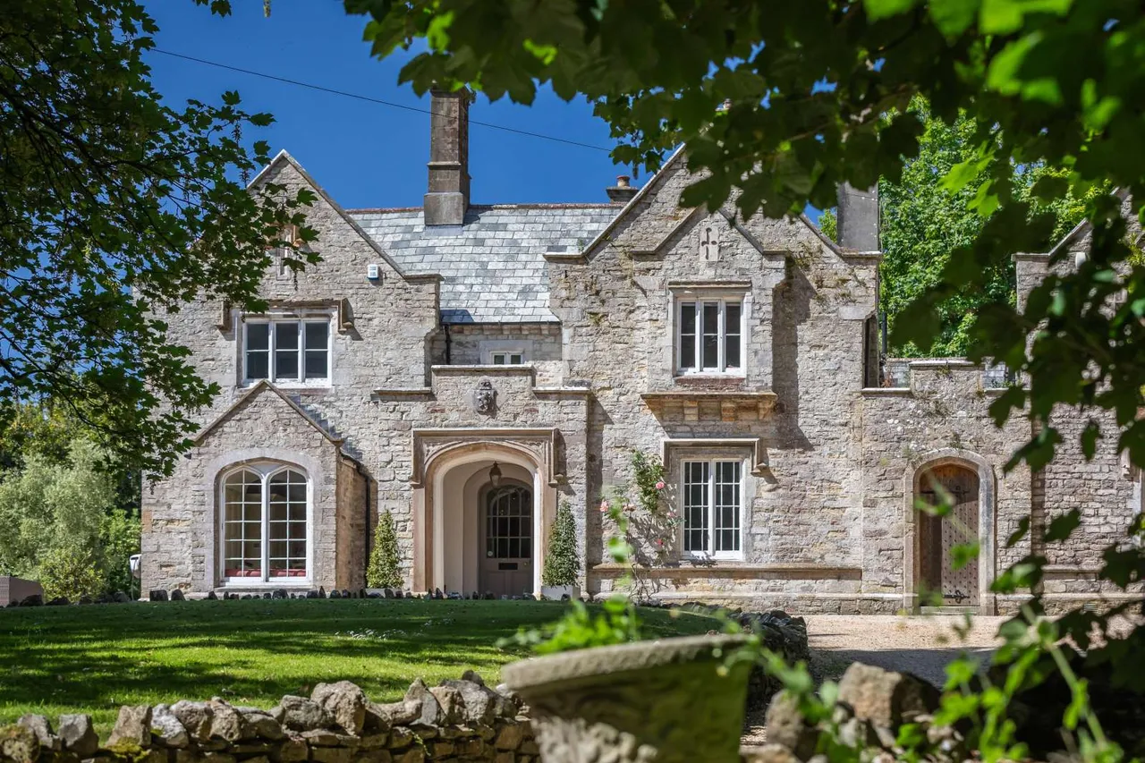 9 bed house for sale, Church Street, Weymouth, DT3