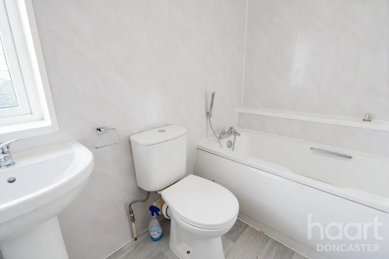 Craven Road, Dunscroft, DN7, photo 17