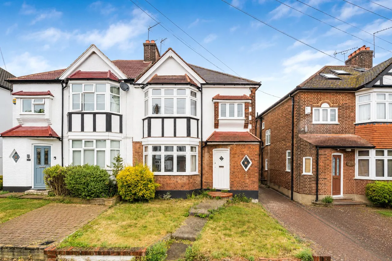 3 bed house for sale — Laurel Way, Totteridge, London, N20 8HP