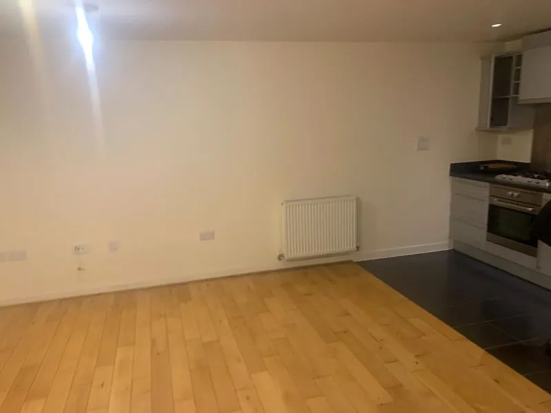 Uxbridge Road, London W13 8RB, photo 3