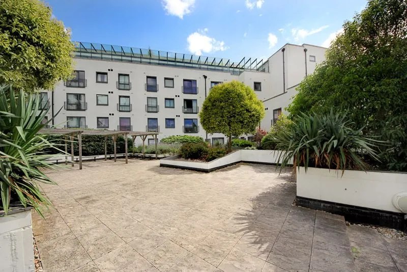 Uxbridge Road, London W13 8RB, photo 6