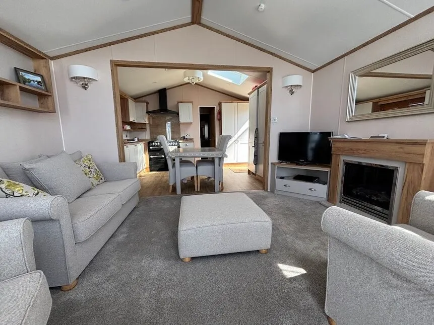 Evesham Road, Norton, WR11, photo 6