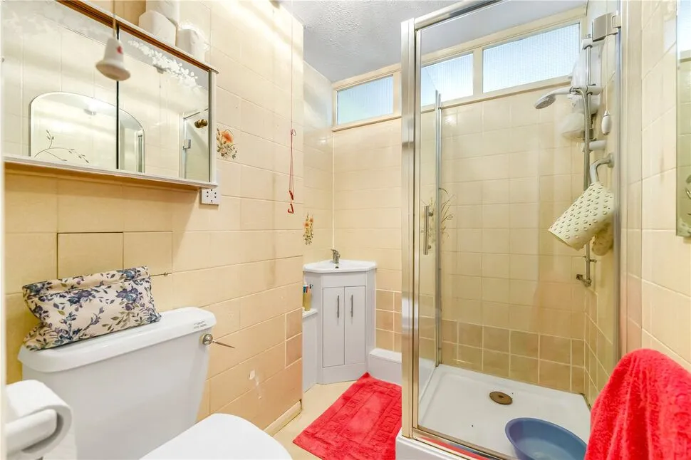 Portland Close, Chadwell Heath, RM6, photo 6