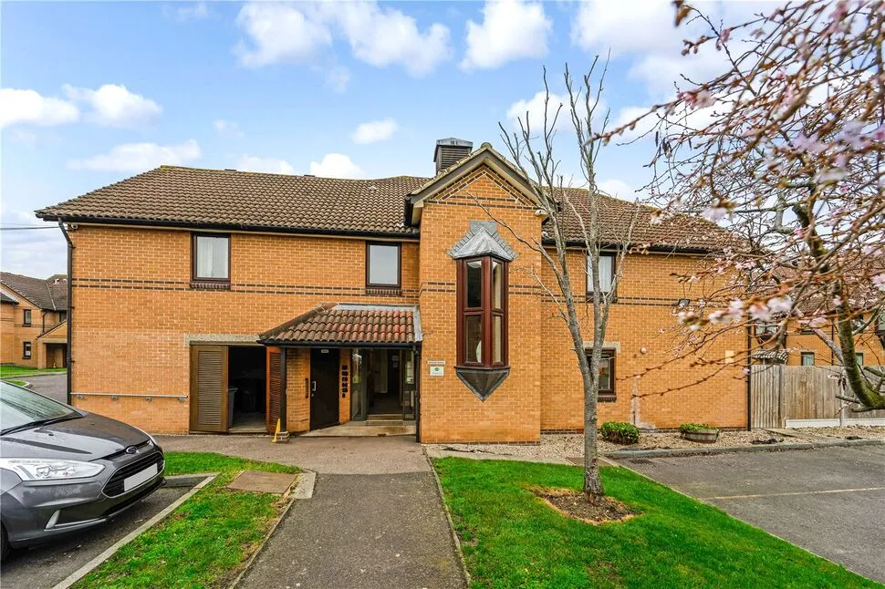 Portland Close, Chadwell Heath, RM6, photo 9