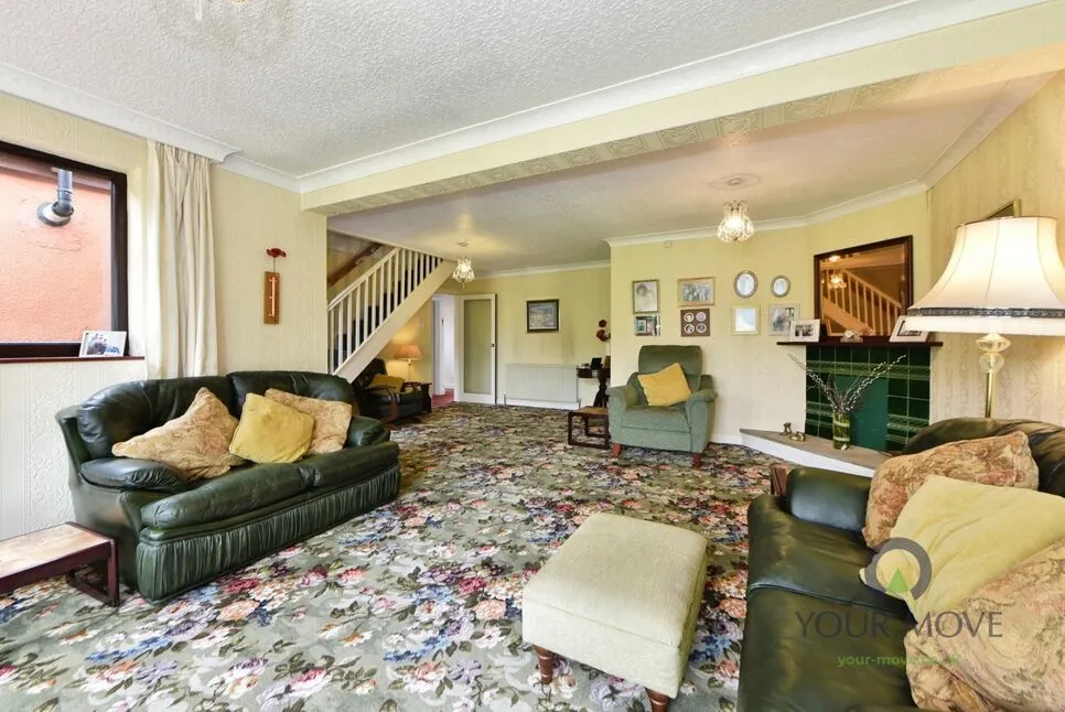 Rochdale Road, Shaw, Greater Manchester, OL2, photo 3
