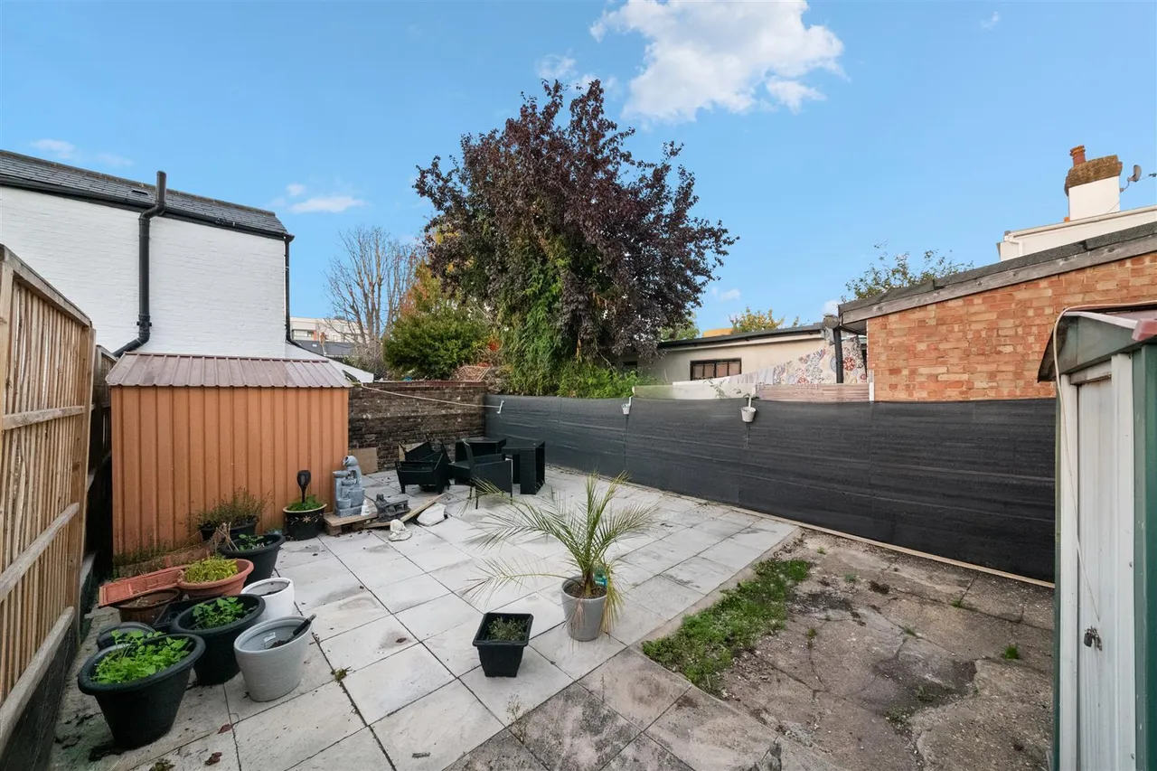 Grove Road, Hounslow, photo 13