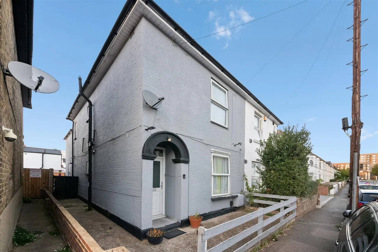 Grove Road, Hounslow, photo 15
