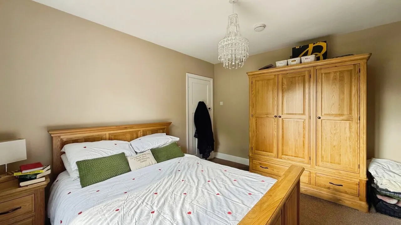 Leigh Road, Westbury, photo 8