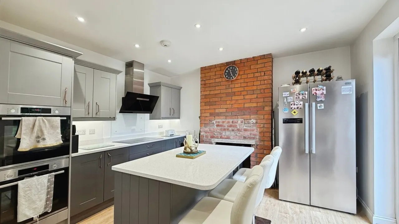 Leigh Road, Westbury, photo 5