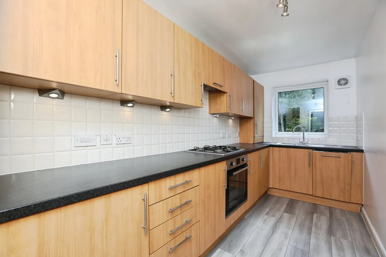 Friars View, AYLESFORD, Kent, ME20, photo 3