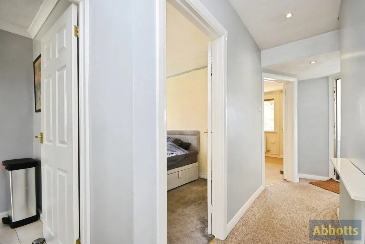 Louis Drive East, Rayleigh, Essex, SS6, photo 10