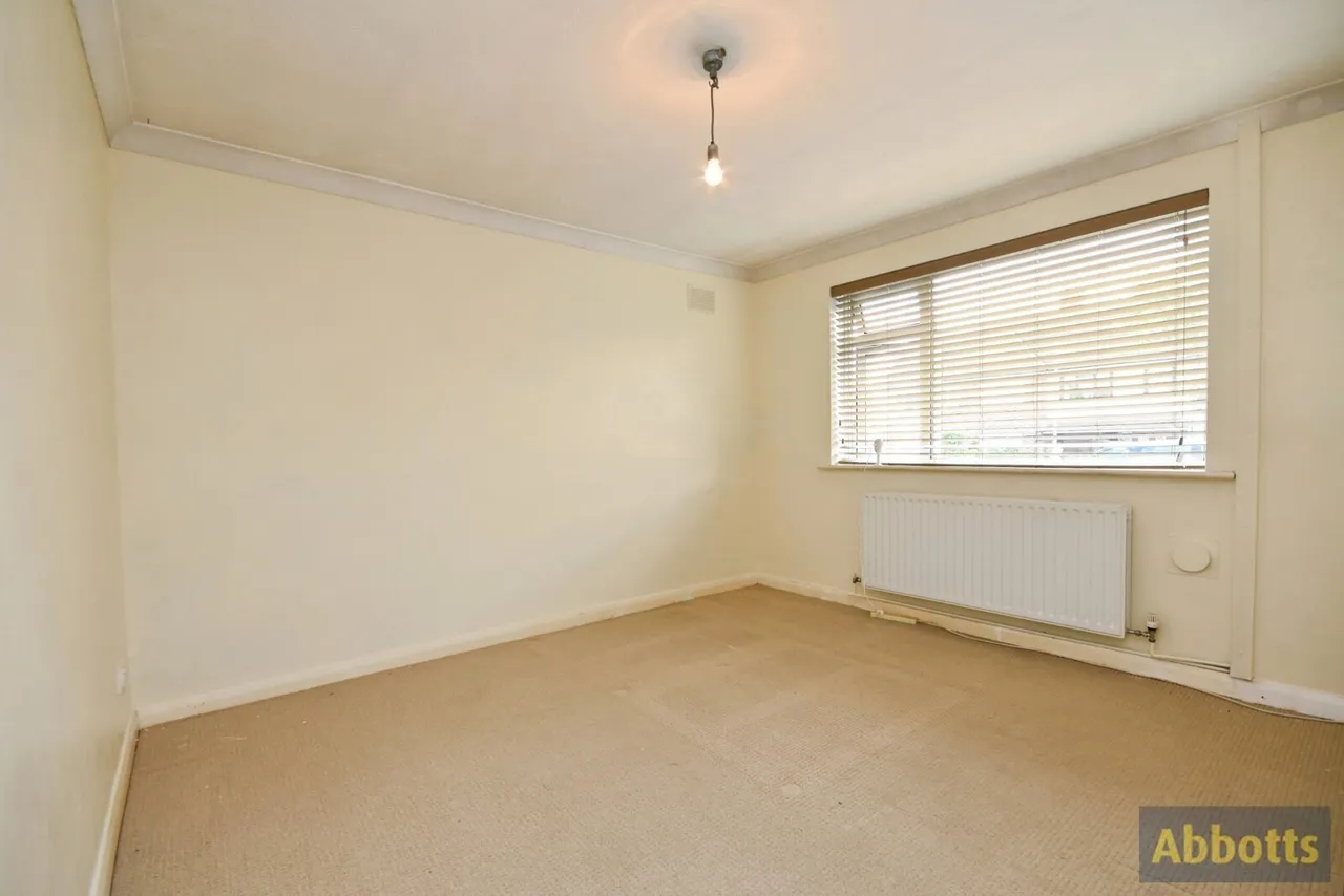 Louis Drive East, Rayleigh, Essex, SS6, photo 12