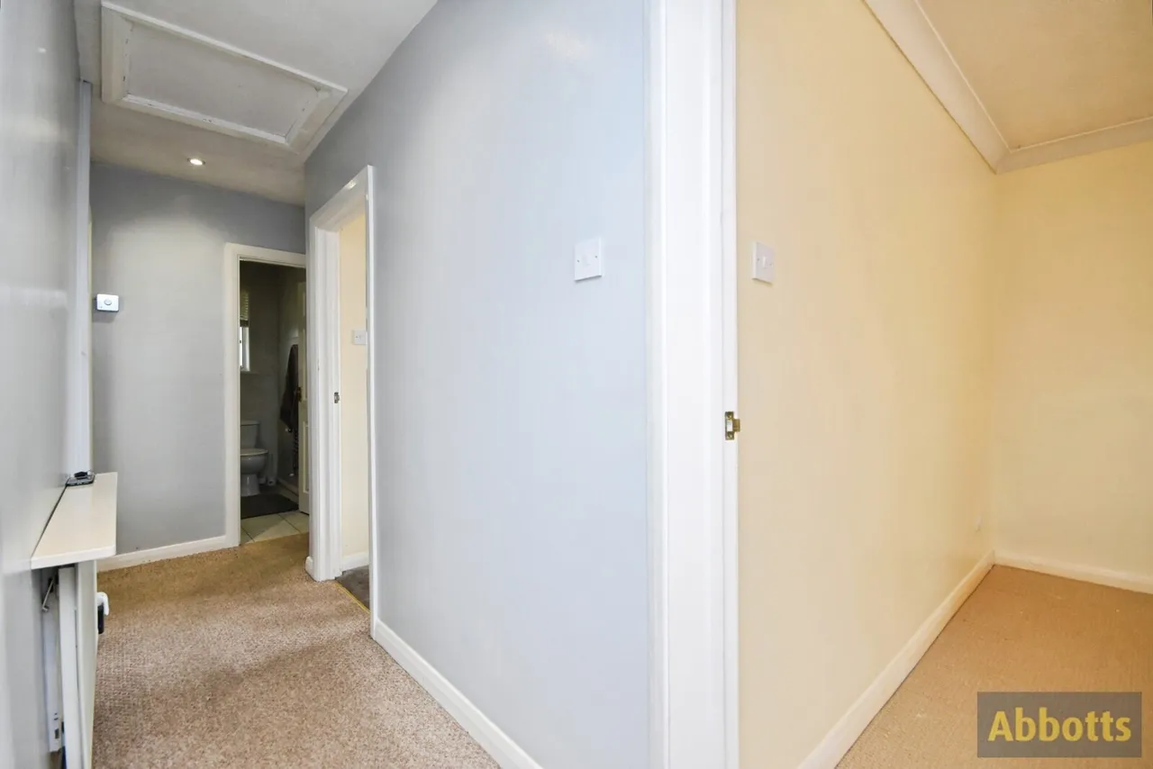 Louis Drive East, Rayleigh, Essex, SS6, photo 2