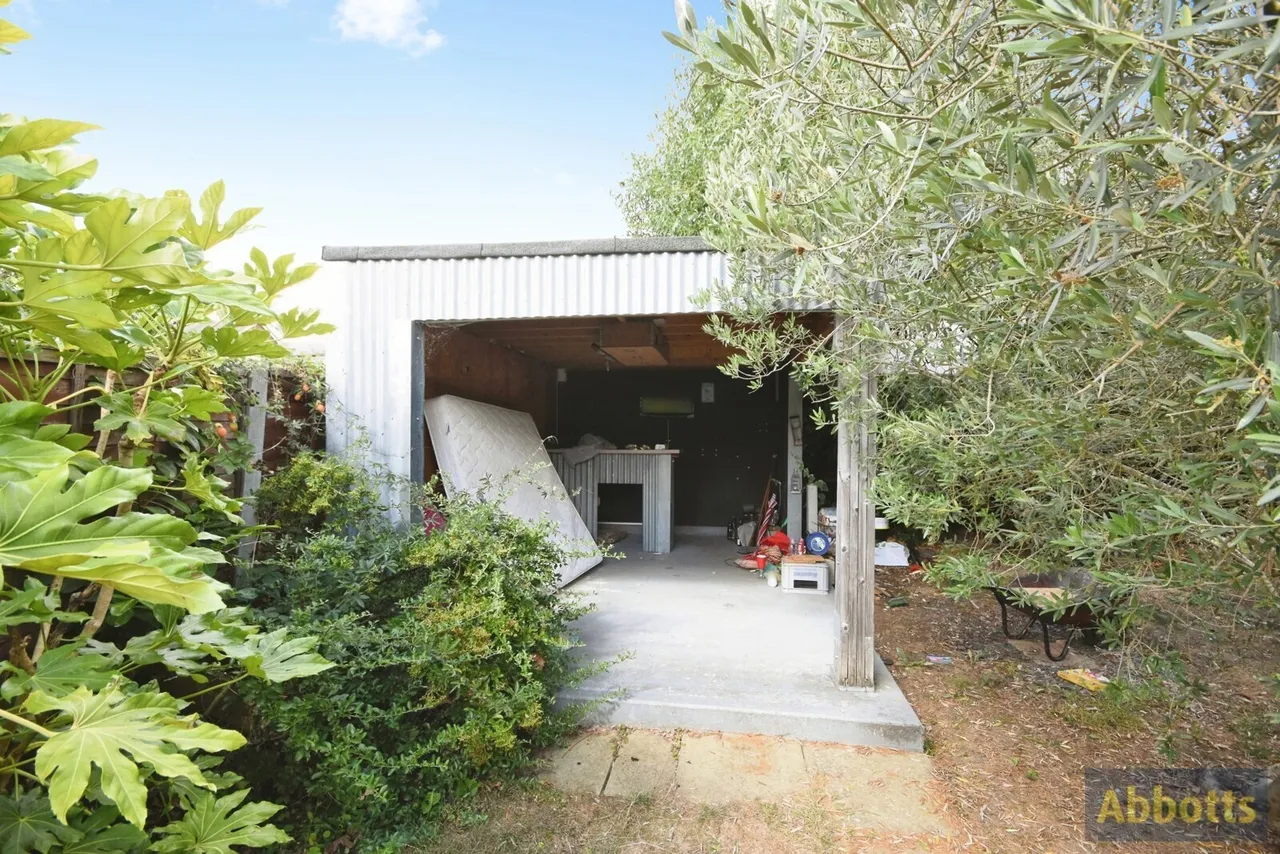Louis Drive East, Rayleigh, Essex, SS6, photo 18