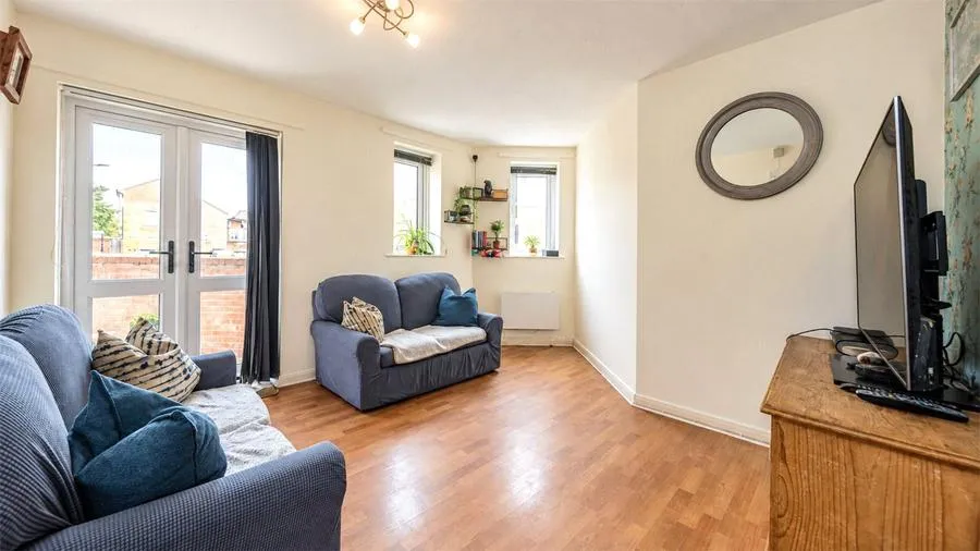 Garter Way, London, SE16, photo 2