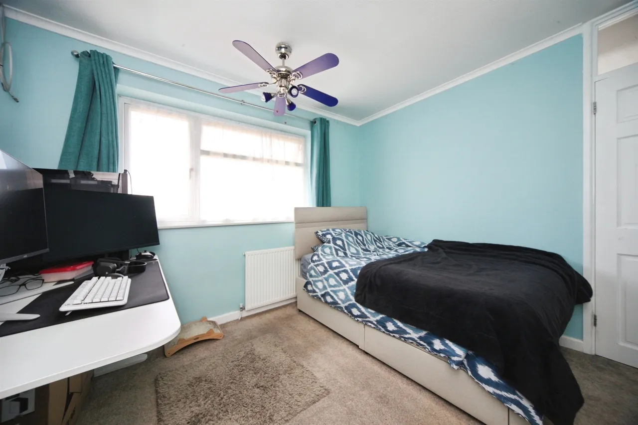Yew Street, Houghton Regis, LU5, photo 9