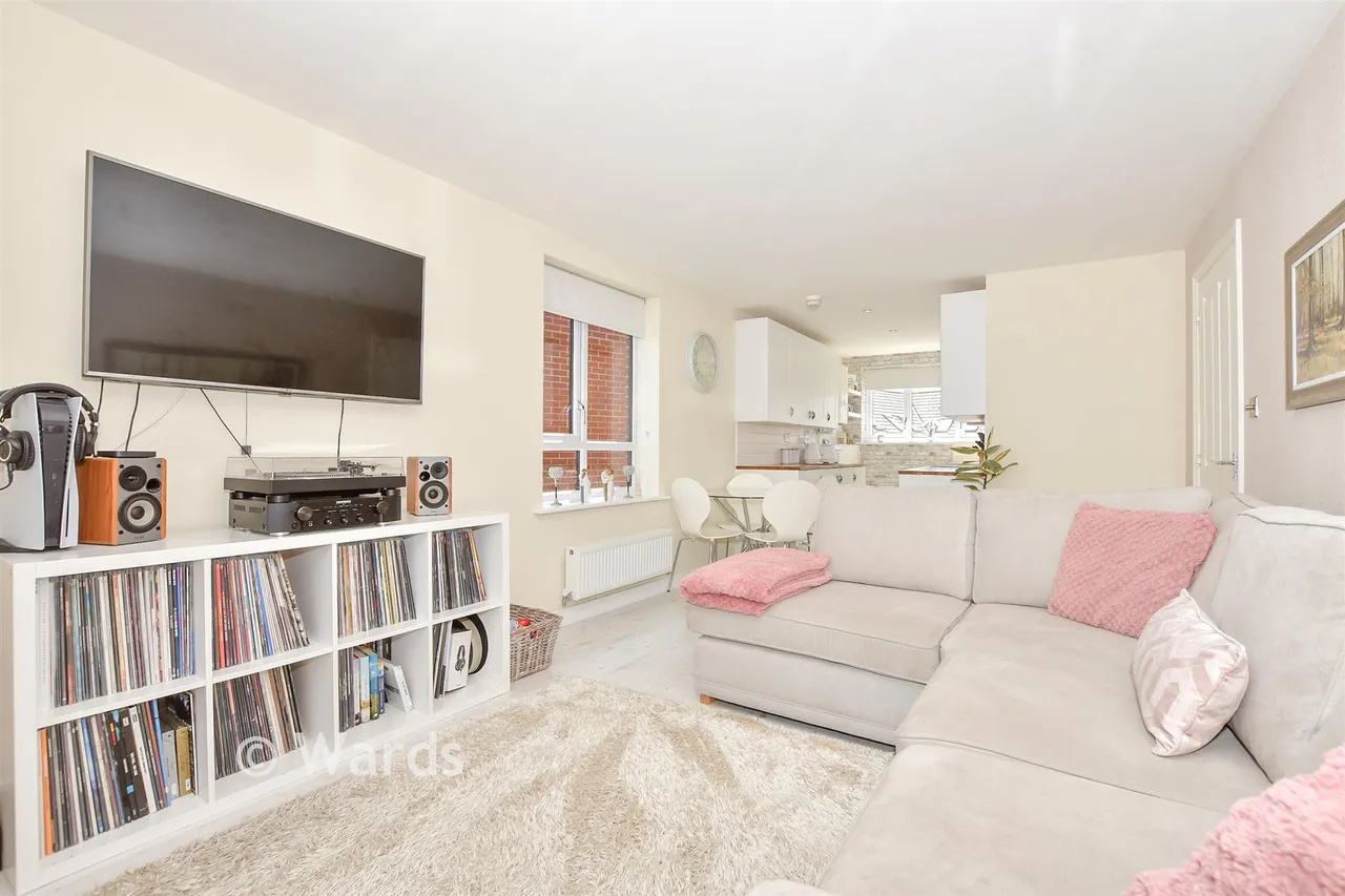 Hawley Drive, Leybourne, ME19, photo 2