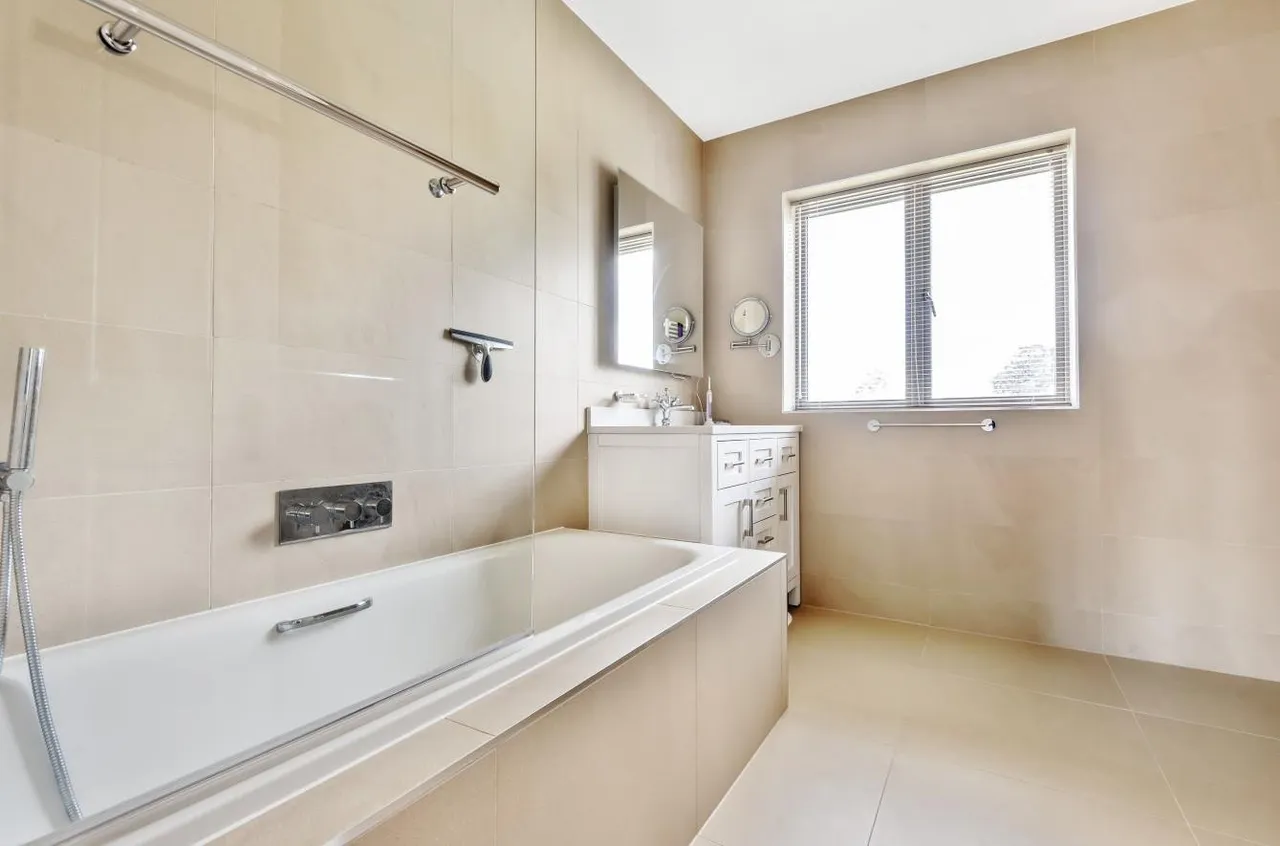 Shirley Avenue, Cheam, SM2, photo 15