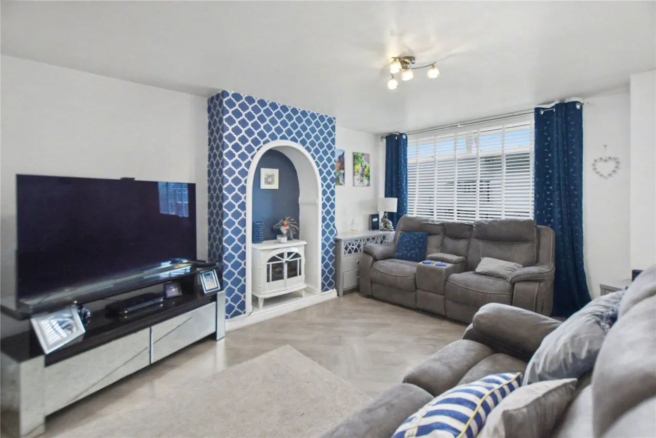 Castle Ings Drive, Leeds, LS12, photo 2