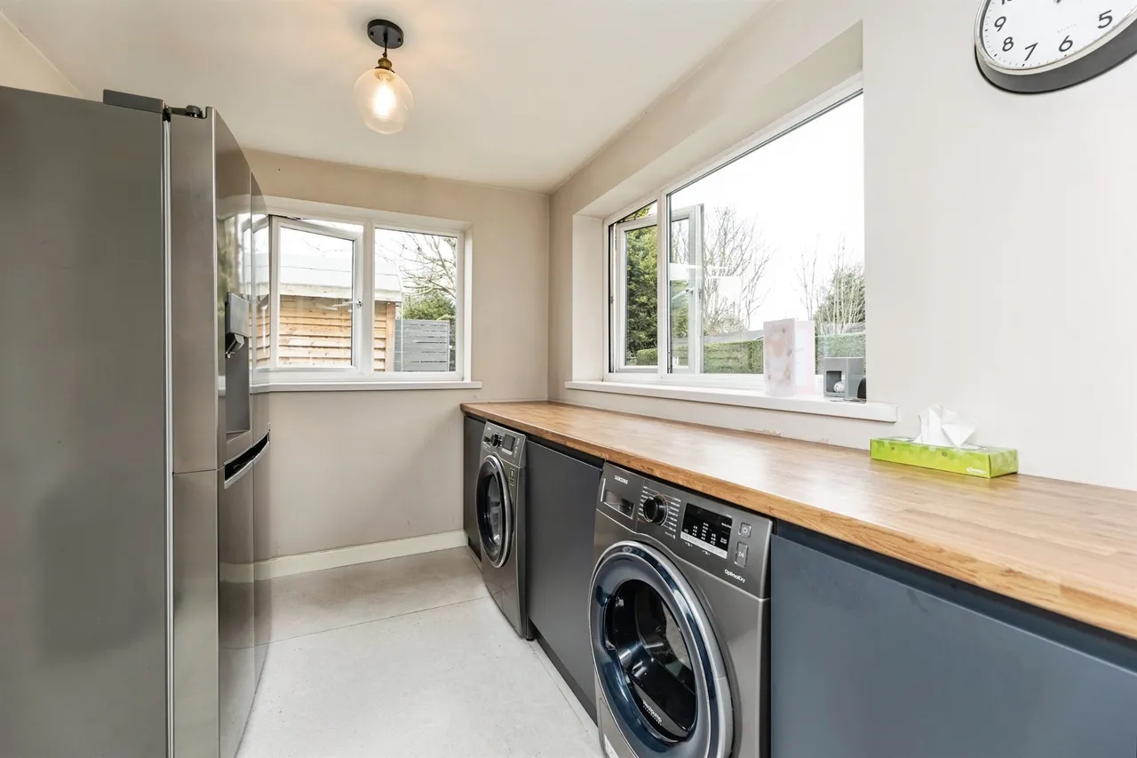 Wakefield Road, Gildersome, Leeds, photo 11