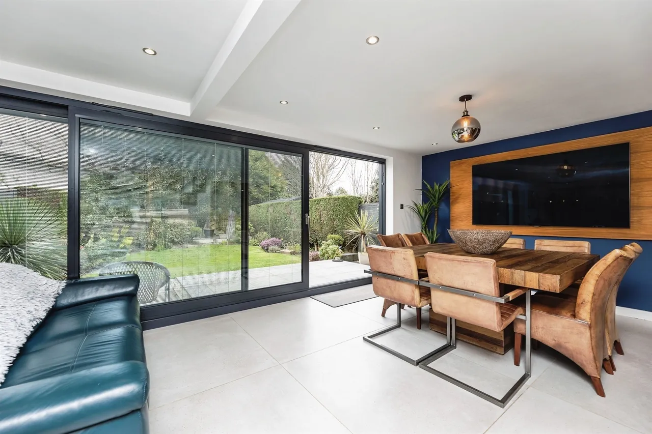 Wakefield Road, Gildersome, Leeds, photo 5