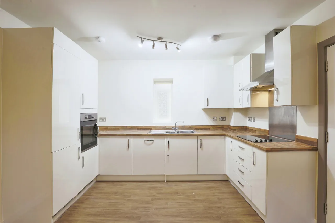 Sargent Square, Broadway, WR12, photo 12