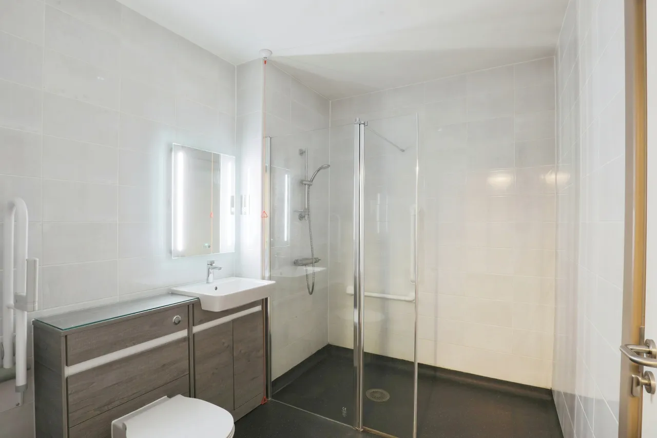 Sargent Square, Broadway, WR12, photo 11