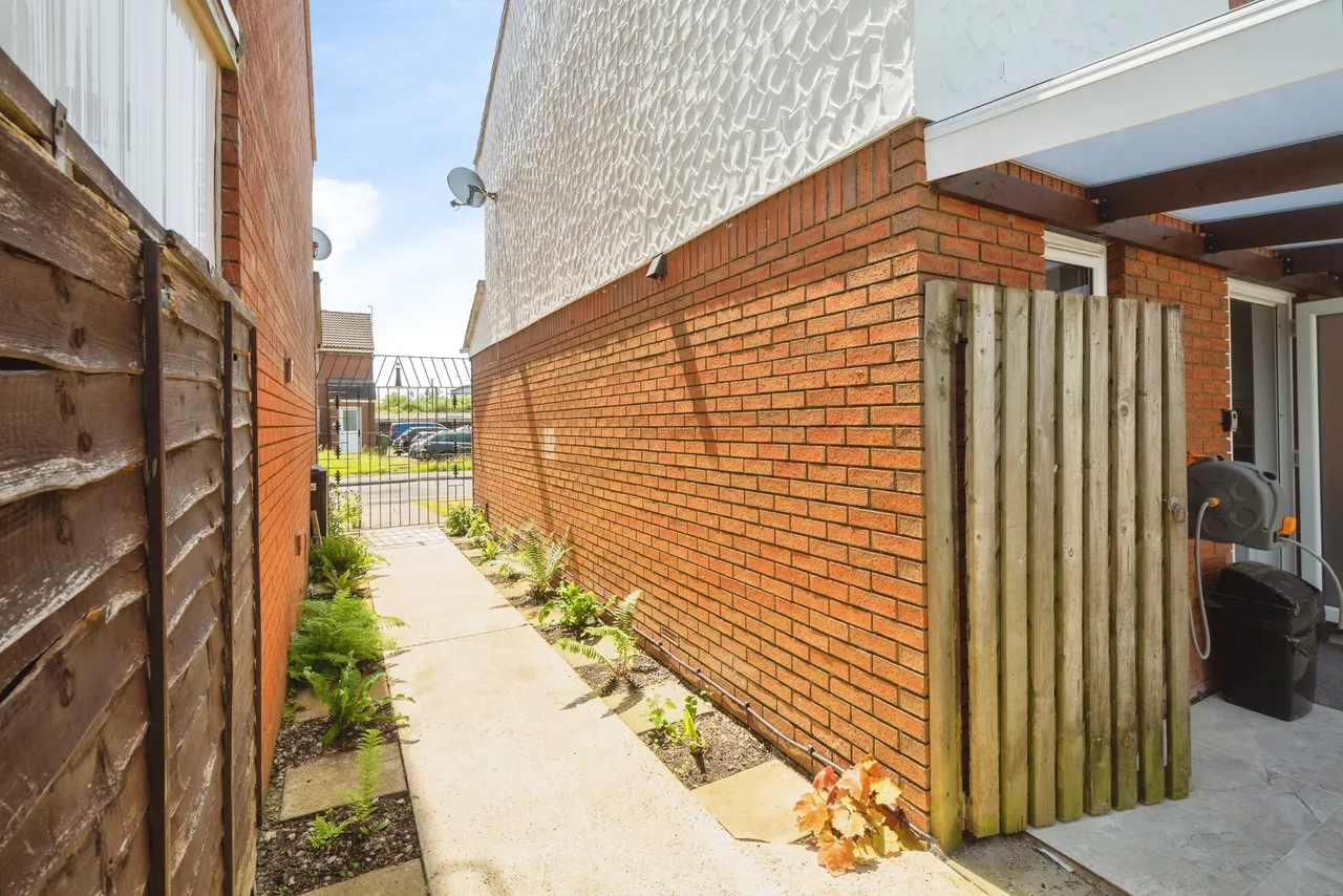 Finch Close, Plymouth, PL3, photo 19