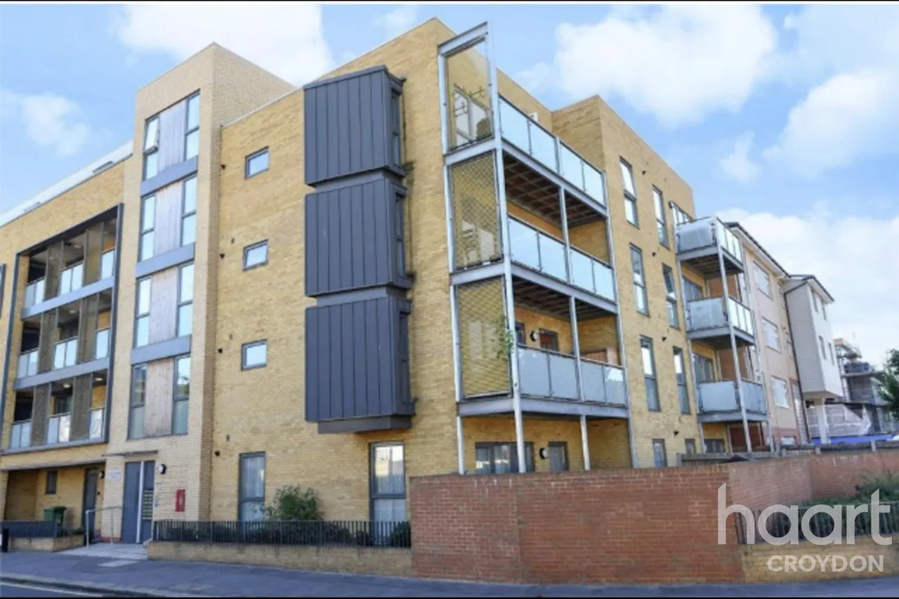 2 bed flat for sale, Hogarth Crescent, Croydon, CR0