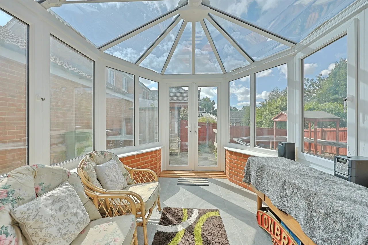 Wallace Close, Dereham, NR19, photo 7