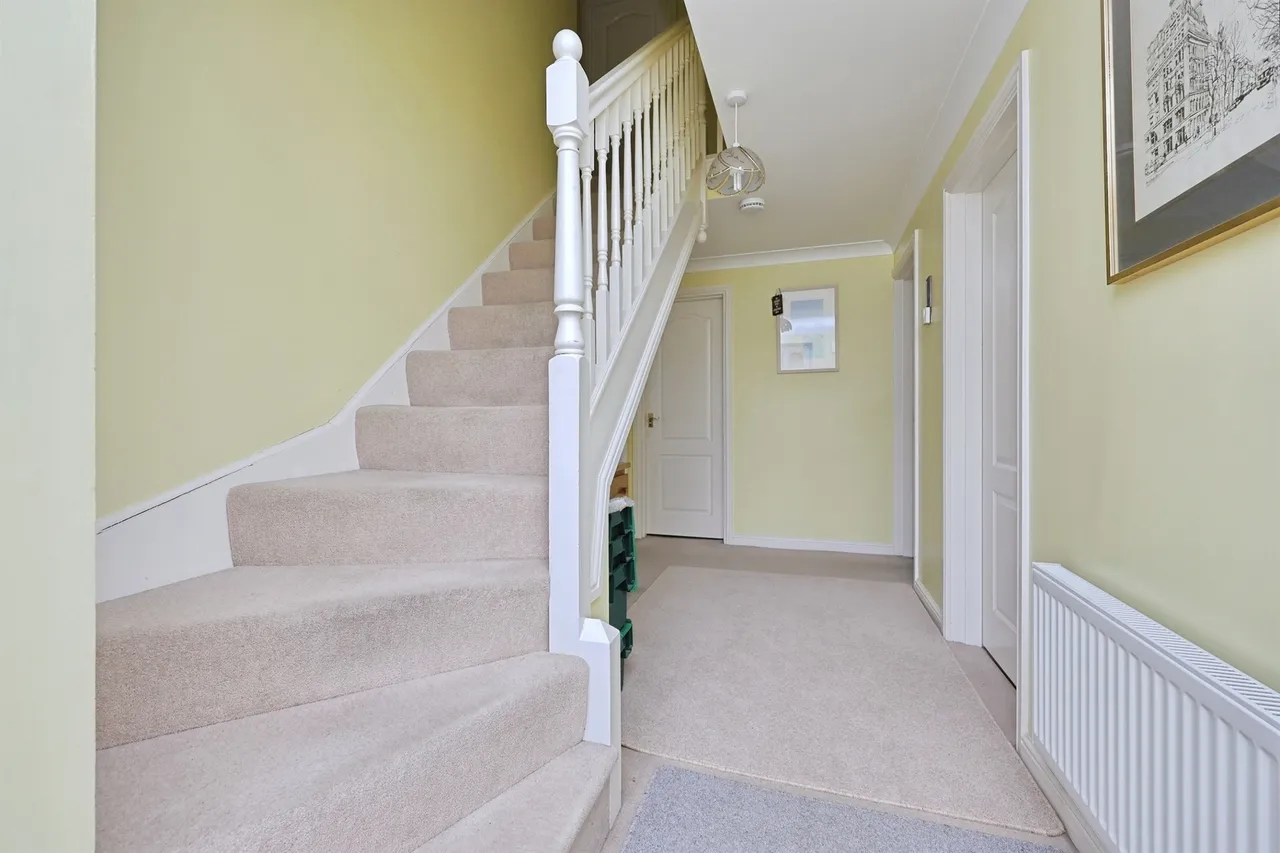 Wallace Close, Dereham, NR19, photo 17