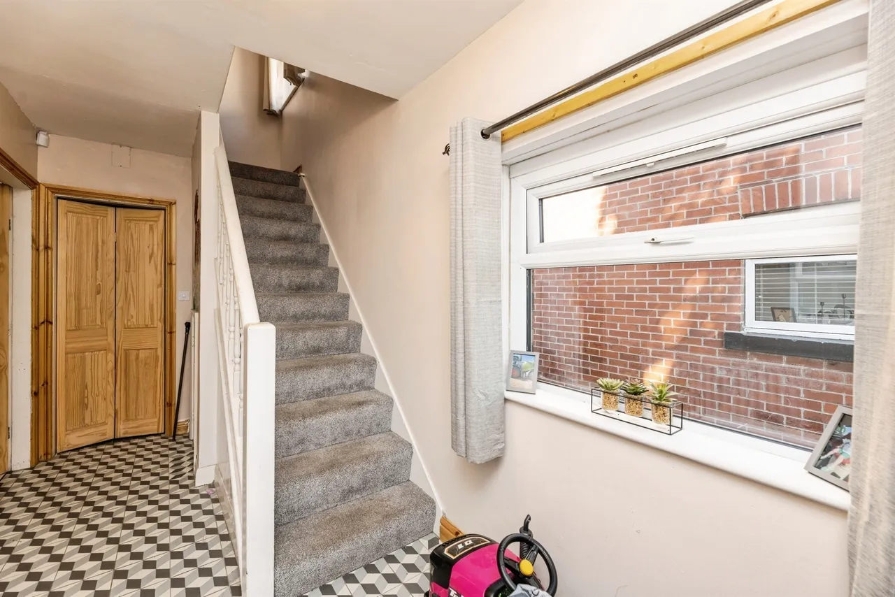 Darfield Road, Cudworth, S72, photo 8