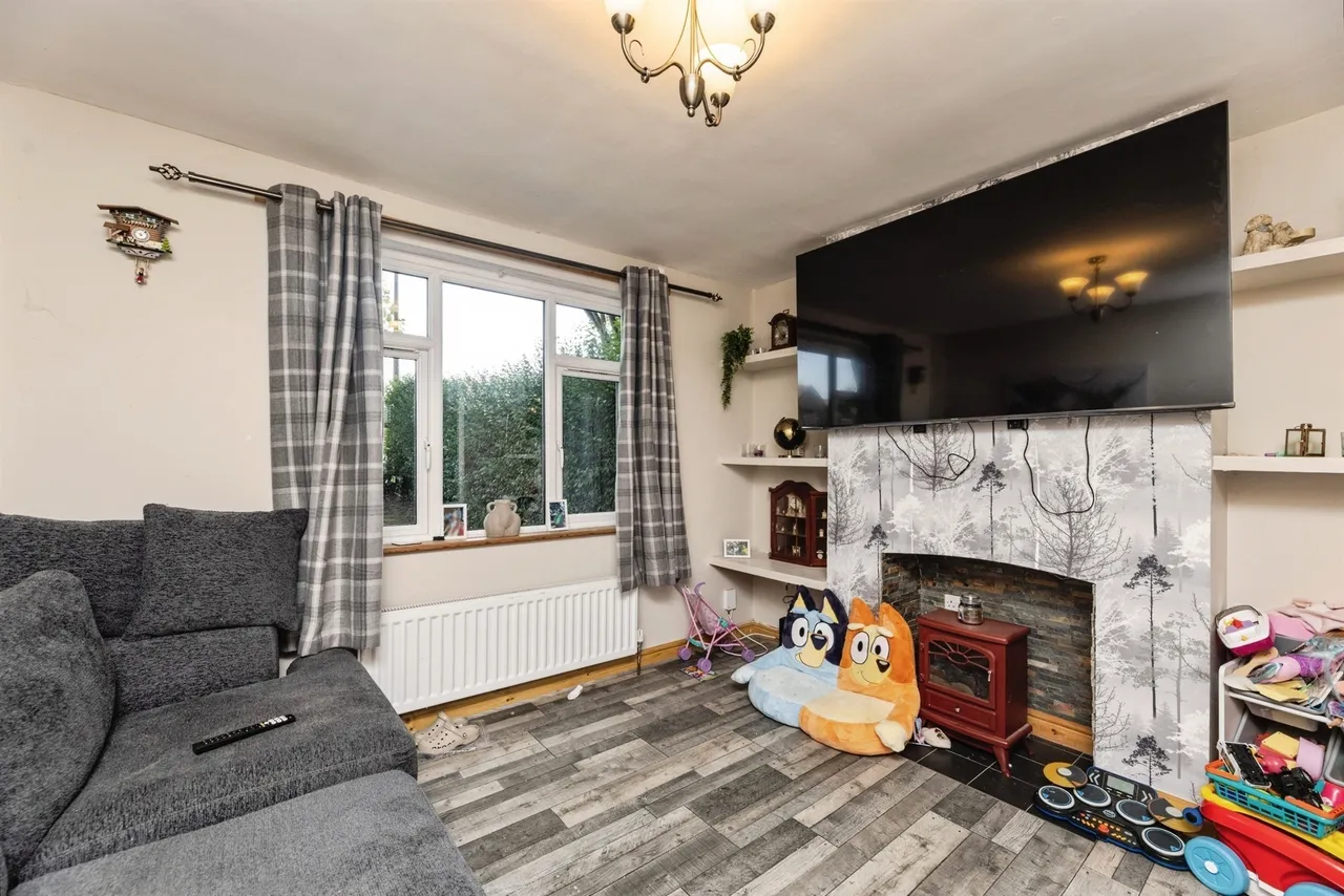 Darfield Road, Cudworth, S72, photo 2