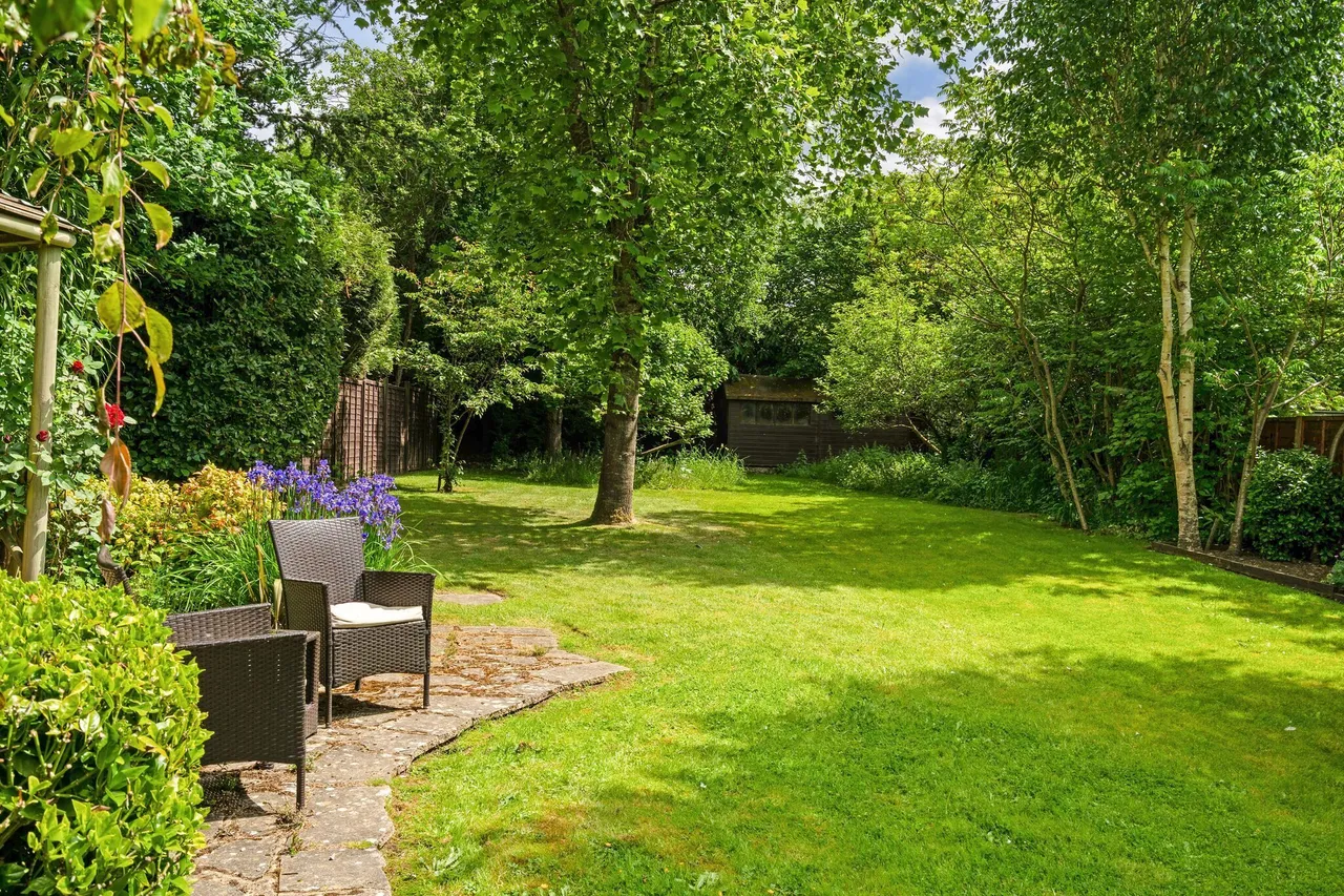 Hale House Lane, Churt, GU10, photo 21