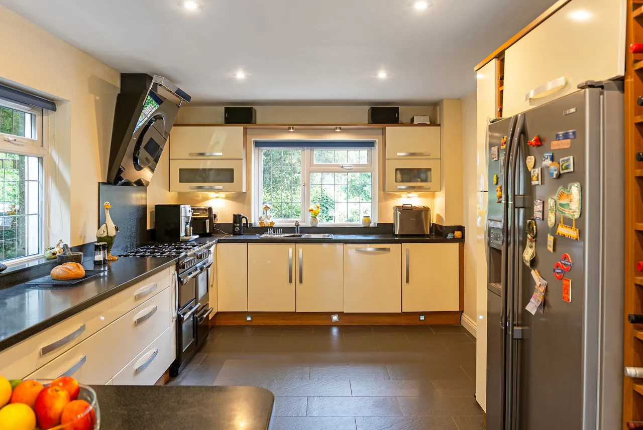 Hale House Lane, Churt, GU10, photo 4