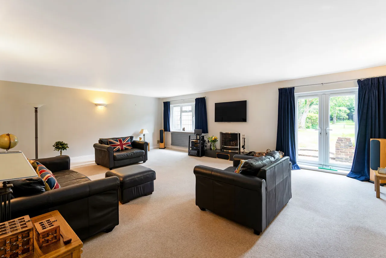 Hale House Lane, Churt, GU10, photo 2