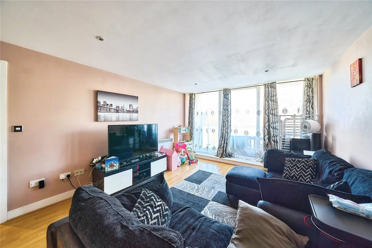 Gallions Road, LONDON, London, E16, photo 2