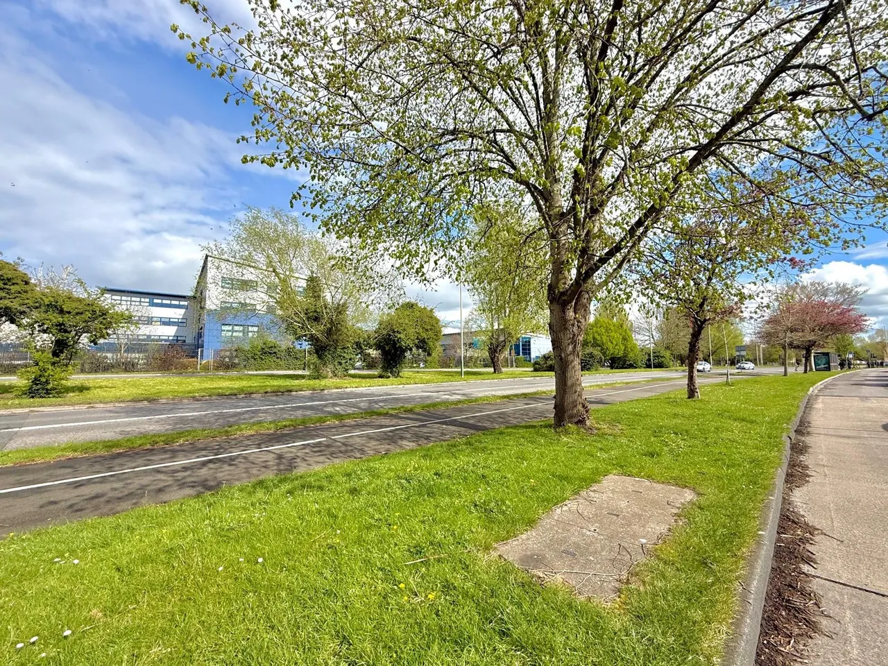 Queens Drive, Swindon, Wiltshire, SN3 1BA, photo 18
