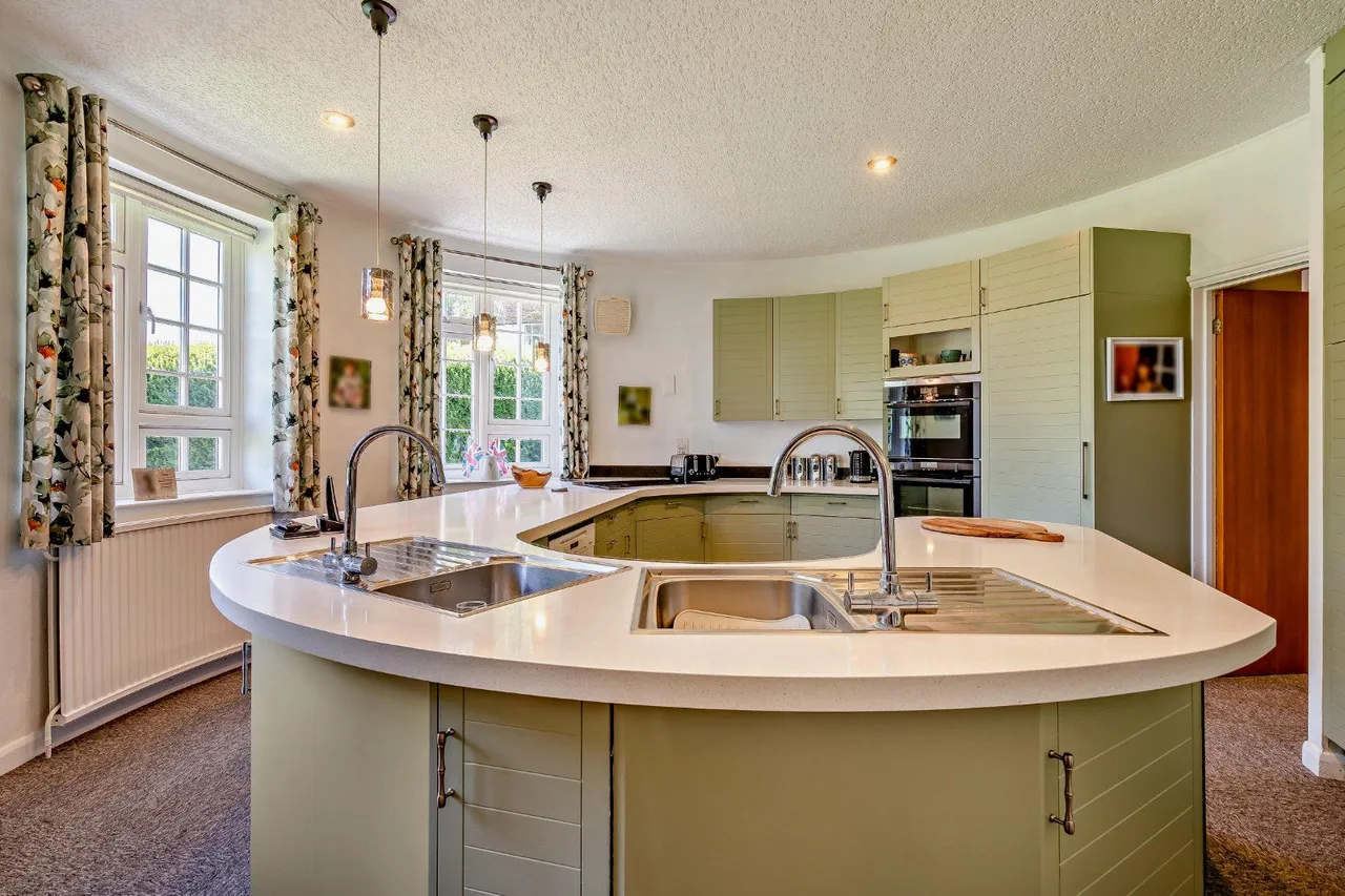 Bells Farm Road, East Peckham, Tonbridge, Kent, TN12 5NA, photo 7