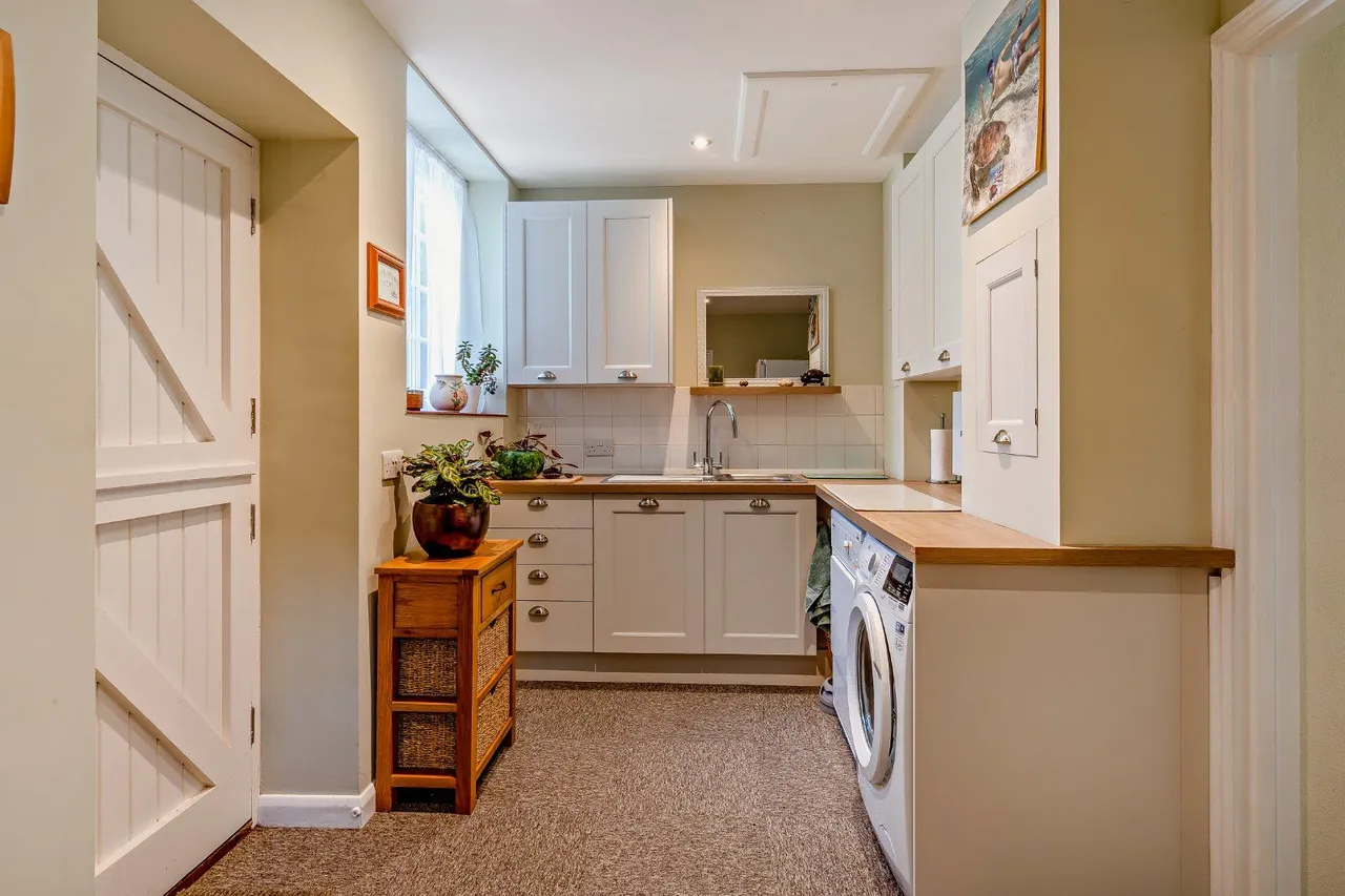 Bells Farm Road, East Peckham, Tonbridge, Kent, TN12 5NA, photo 9