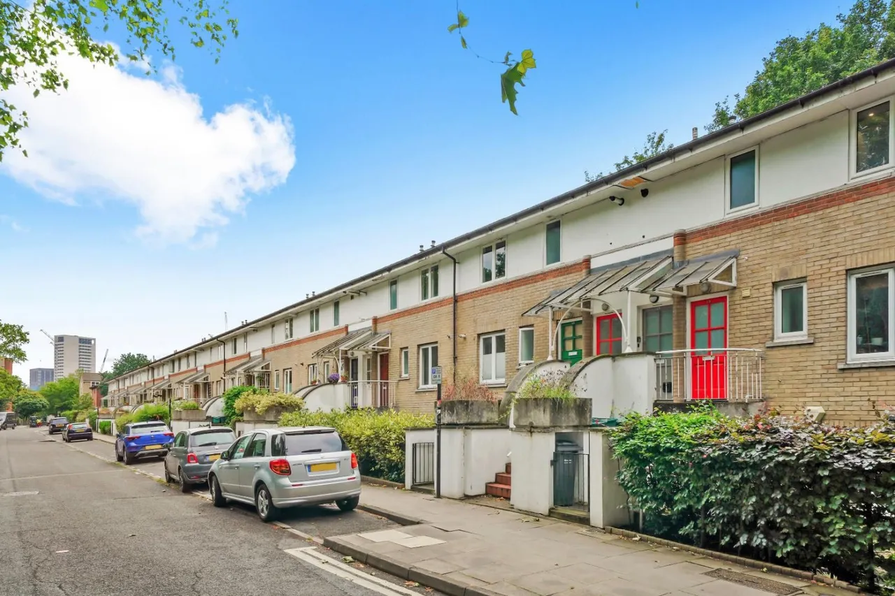 1 bed flat for sale, Barker Drive, London, NW1