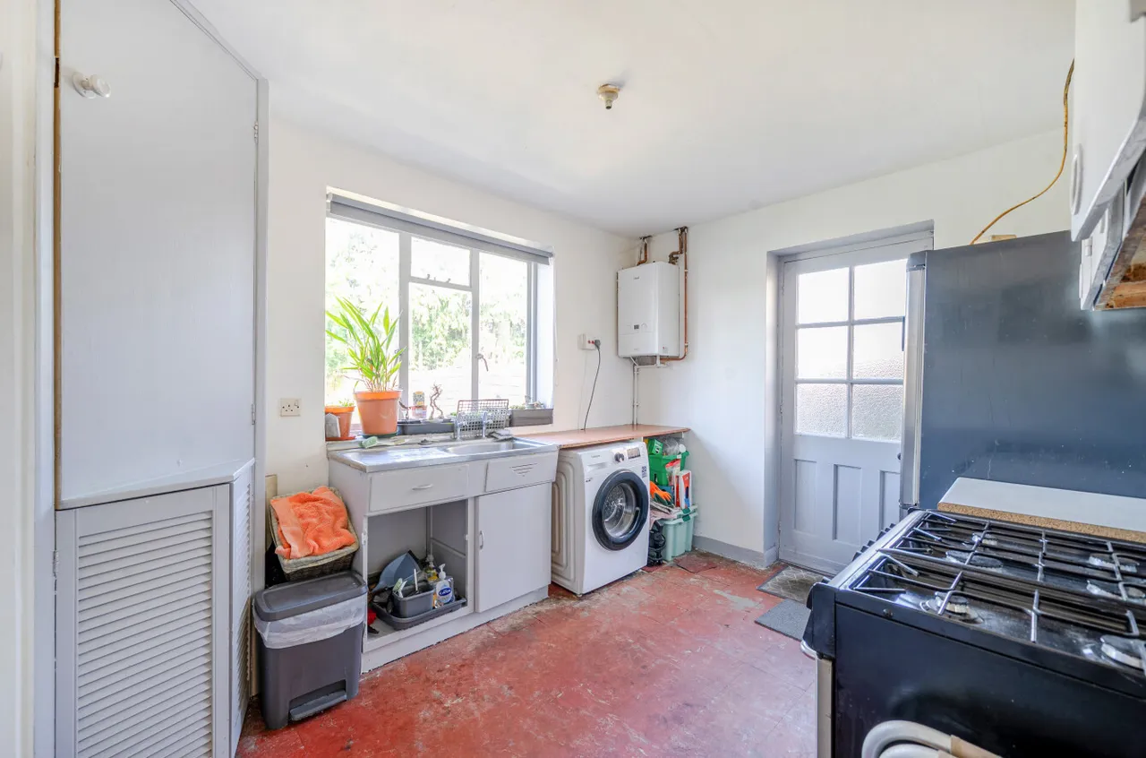 Salisbury Grove, Mytchett, Camberley, Surrey, GU16 6BP, photo 8