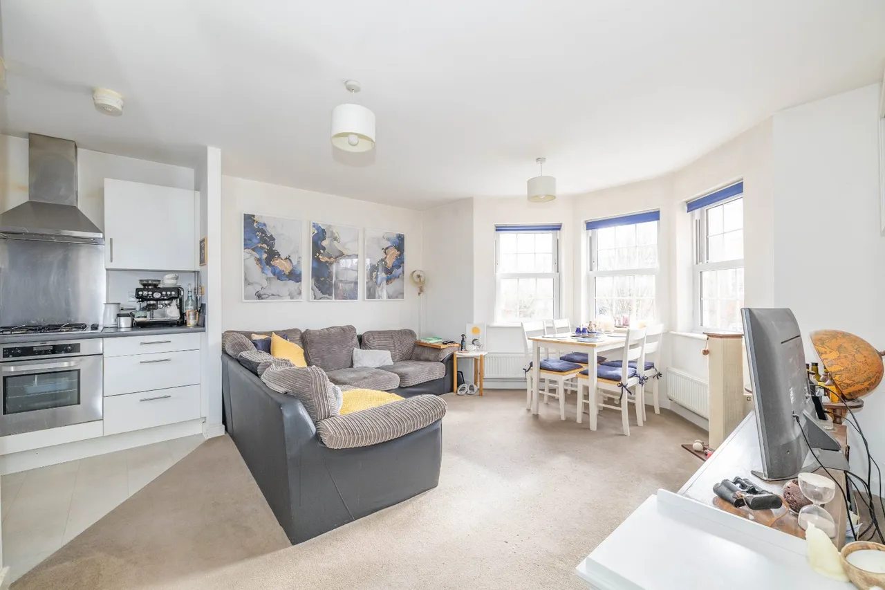 2 bed flat for sale, George Roche Road, Canterbury, CT1